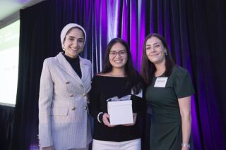 Conférencière et participantes au congrès