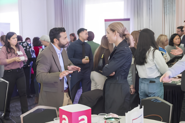 Participants réunis lors d'un événement en présentiel